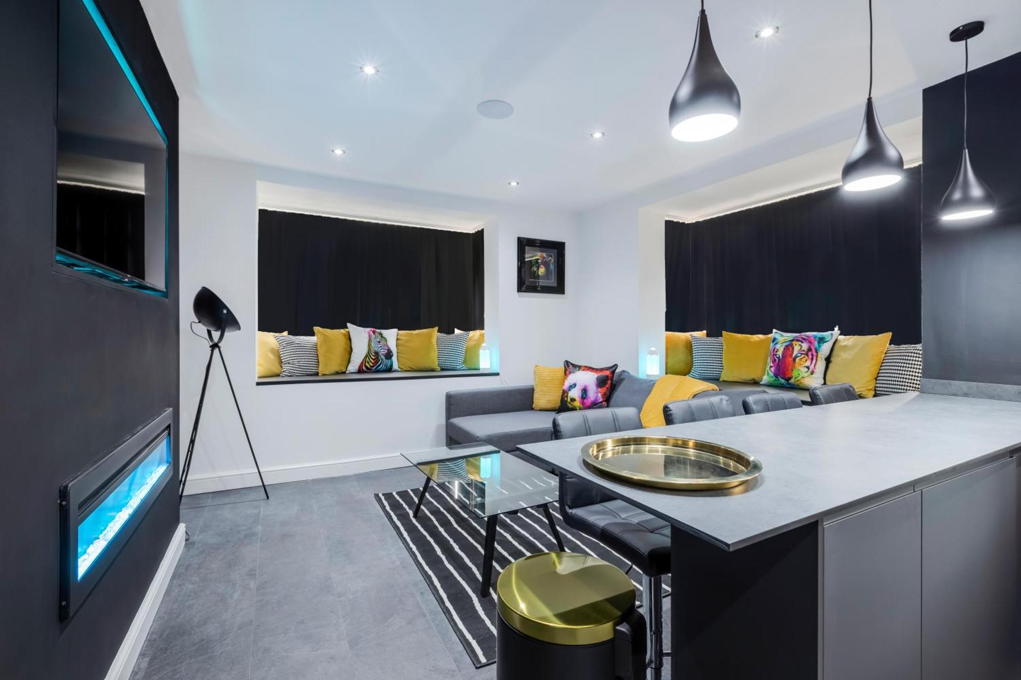 Two Bed Modern Apartment 5Min Walk To Town Centre With Free Parking ! Under New Management Blackpool Dış mekan fotoğraf