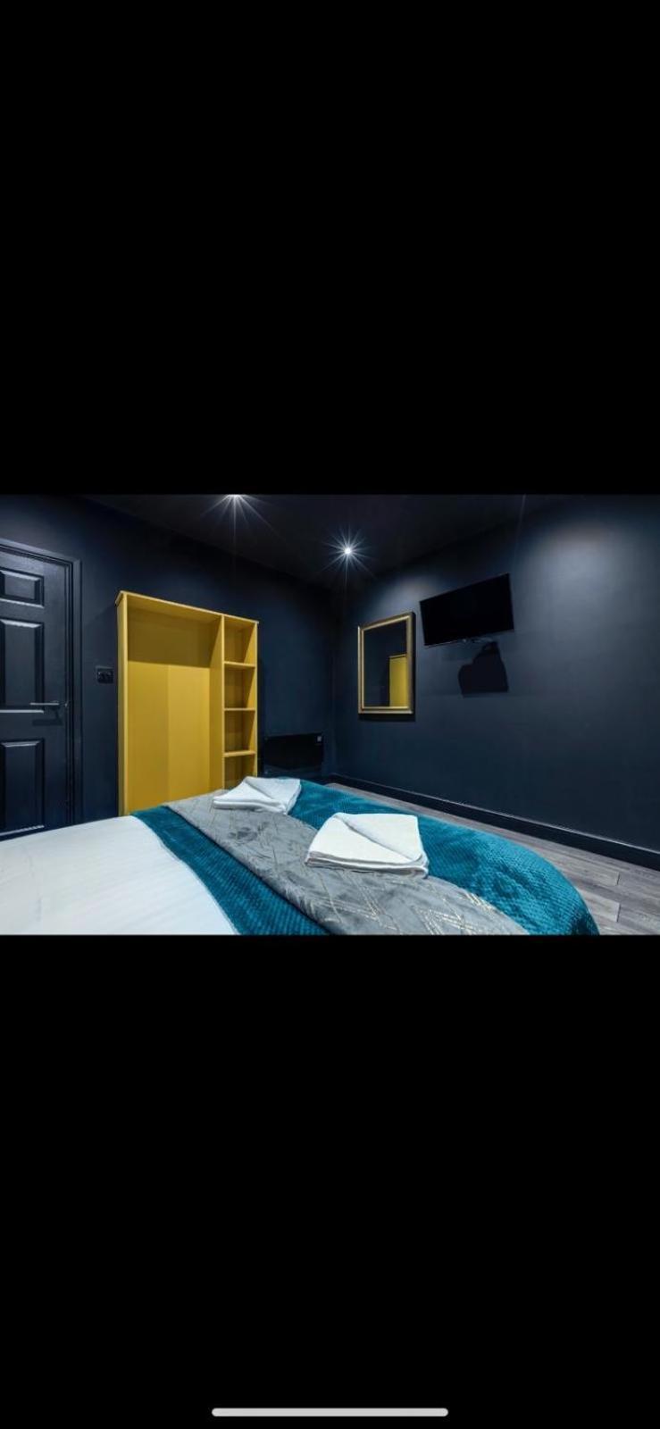 Two Bed Modern Apartment 5Min Walk To Town Centre With Free Parking ! Under New Management Blackpool Dış mekan fotoğraf