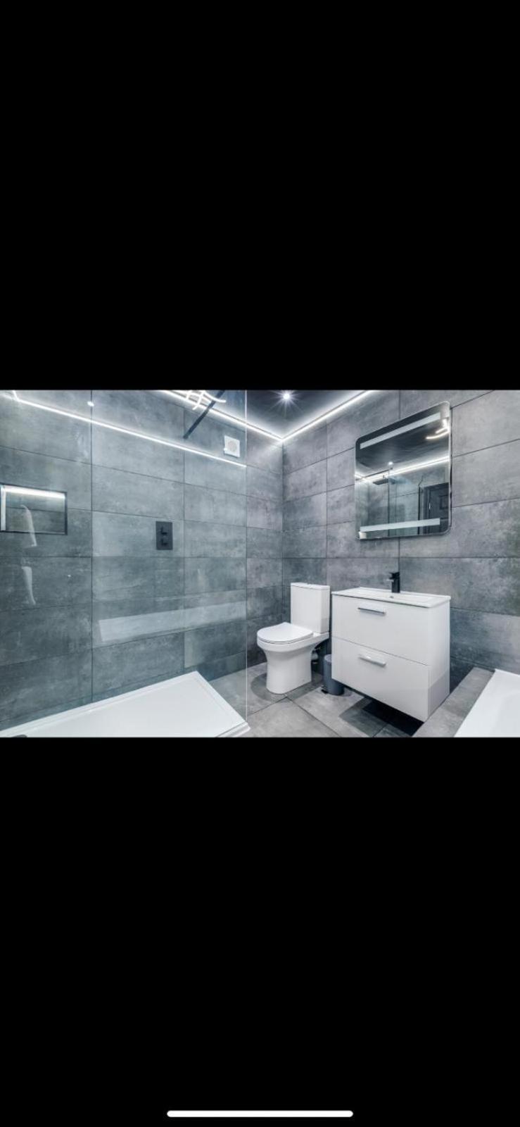 Two Bed Modern Apartment 5Min Walk To Town Centre With Free Parking ! Under New Management Blackpool Dış mekan fotoğraf